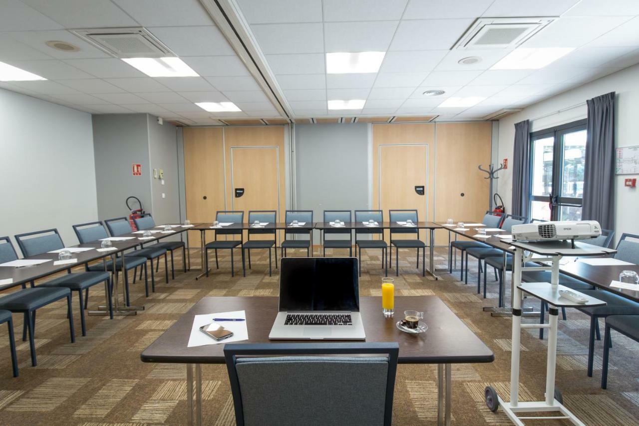 Ibis Brignoles Provence Verte Exterior foto